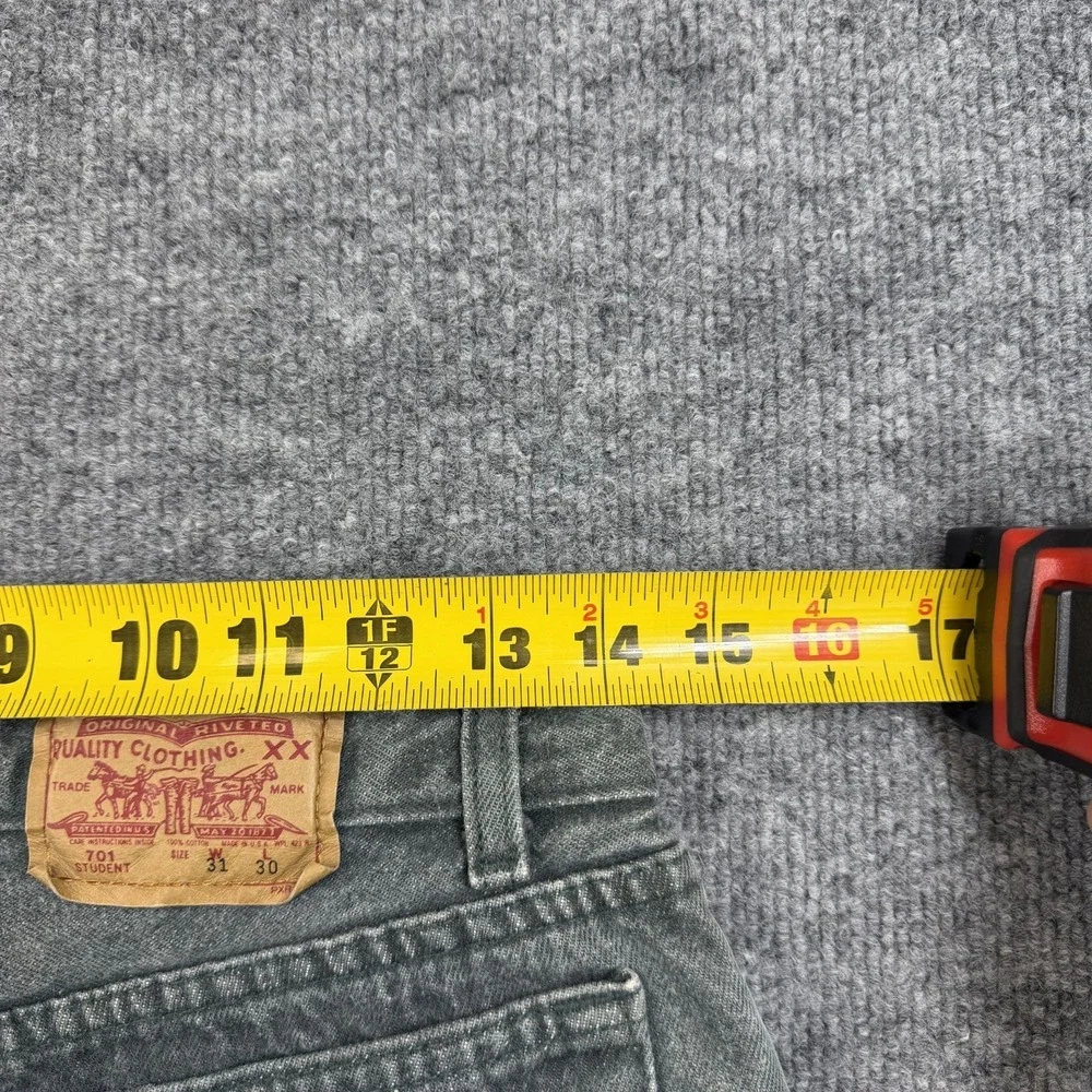 Vintage Levi's 701 Student Shorts Men's Gray Denim Frayed Hem USA Made -‎ 28X13